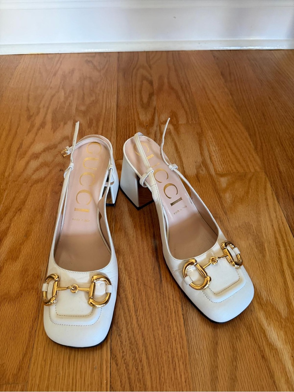 Gucci White Leather Horsebit Slingback Pumps with Gold Hardware - Picture 3 of 7